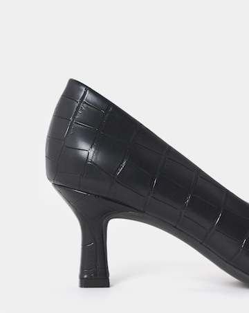 Heavenly Soles Kirsten Pointed Toe Court Shoes - Extra Wide Fit (EEE)