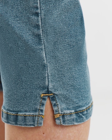 Mid Blue Denim Capri Jeans
