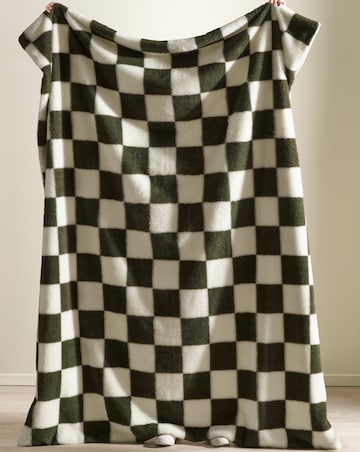 Catherine Lansfield Cosy Soft Checkerboard Throw