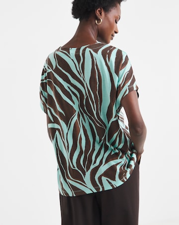 Printed Pleated V Neck Grown on Sleeve Top