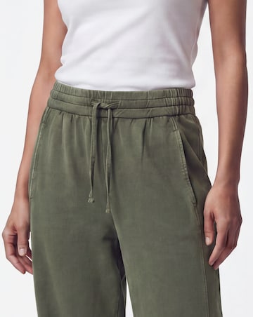 Barrel Leg Jogger
