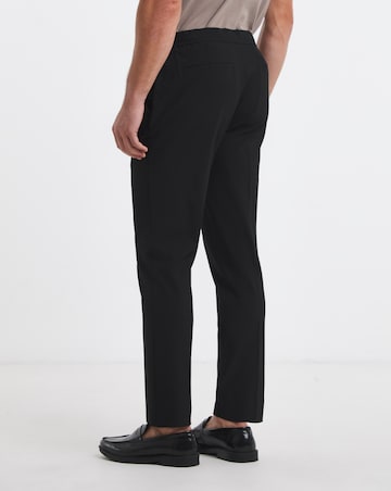 Tailored Premium Stretch Tapered Trouser