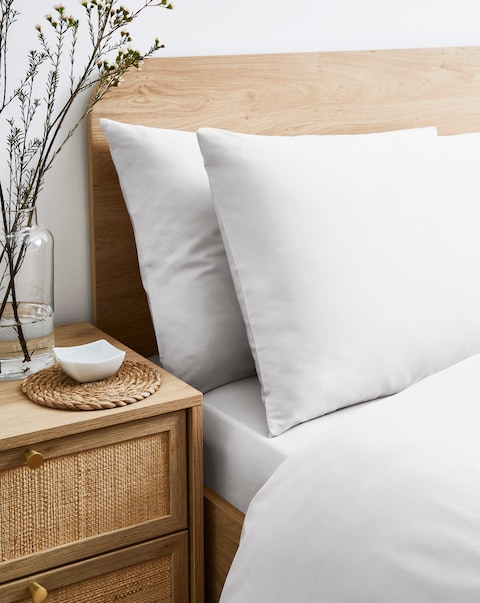 Pure Cotton 200 Thread Count Pillow Case Pair