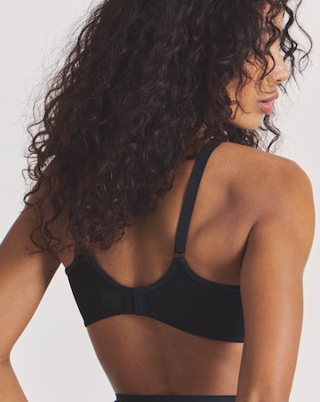 Pretty Secrets Moulded Lace Wired Bra (B-F) Black