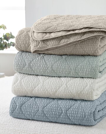 Catherine Lansfield Crinkle Seersucker Bedspread