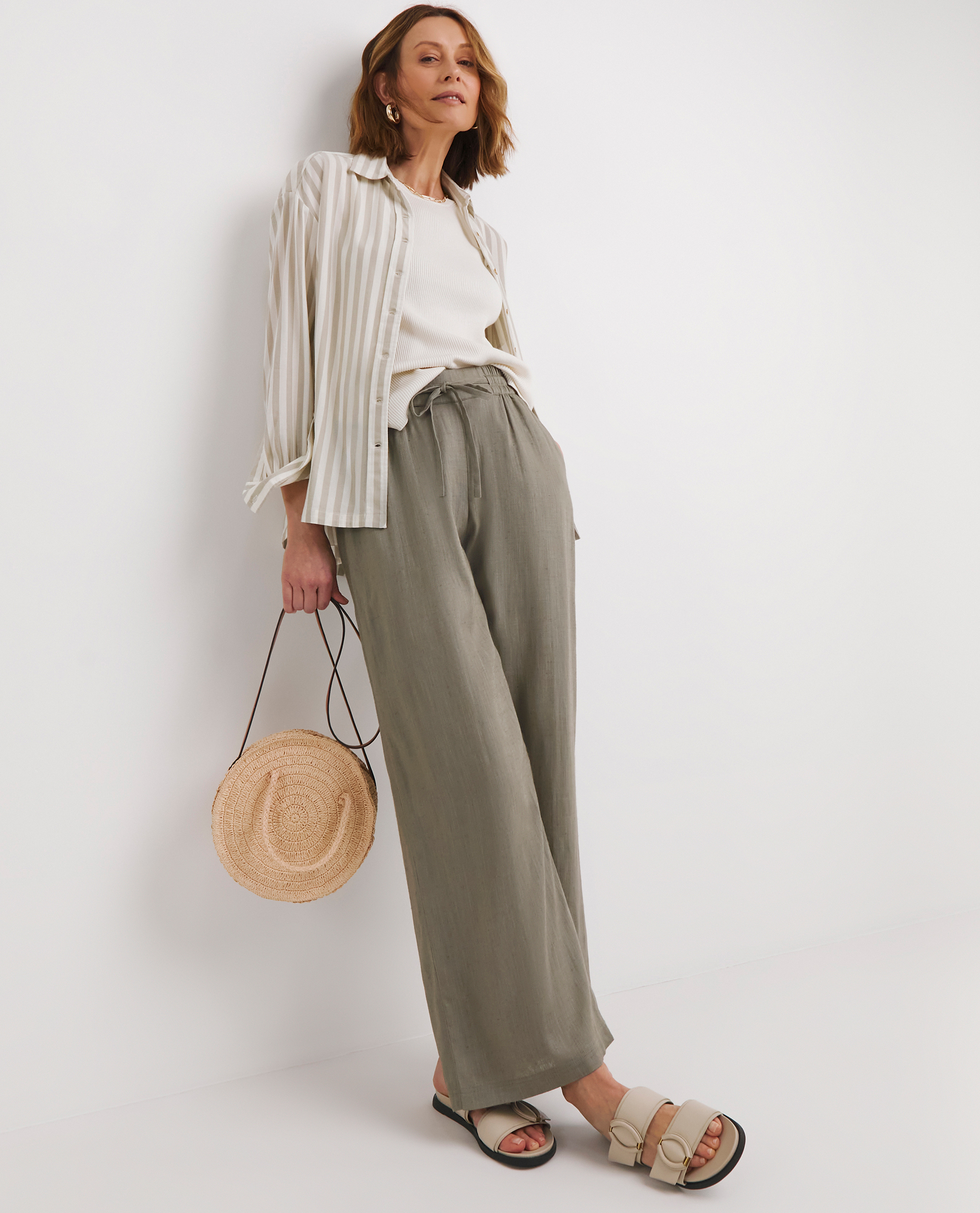 What To Wear With Linen Trousers A Style Guide JD Williams what-to-wear-with-linen-trousers-a-style-guide-jd-williams