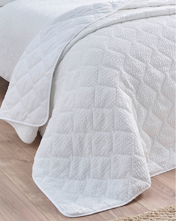 Catherine Lansfield Crinkle Seersucker Bedspread