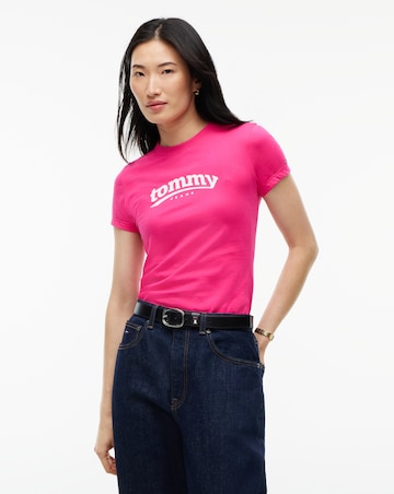 Tommy Jeans Slim Logo Tee