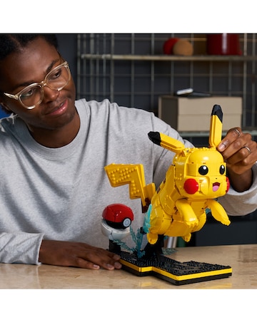 LEGO Pokemon Pikachu and Poke Ball 72152