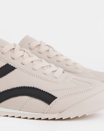 Tesoro Retro Slimline Trainer - Extra Wide Fit (EEE)