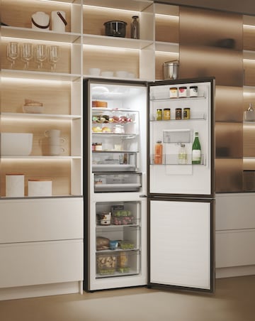 Haier HDPW5618DWPK Fridge Freezer