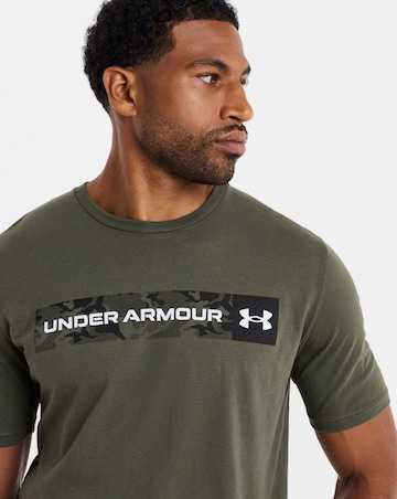Under Armour Camo Chest Stripe Short Sleeve T-Shirt
