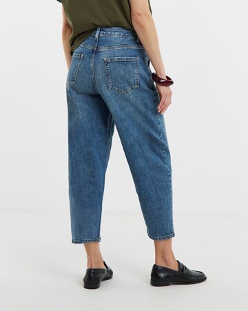 Mid Blue Barrel Leg Jean