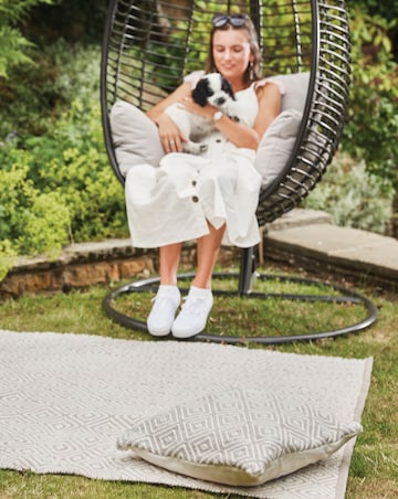 Woven Herringbone Indoor/Outdoor Rug