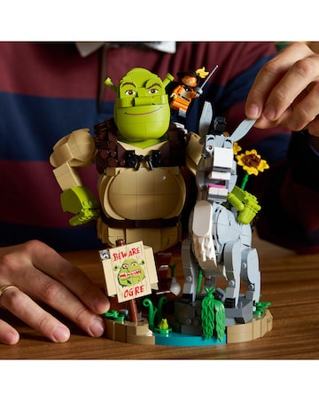 LEGO Shrek Donkey & Puss in Boots Model