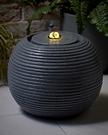 ValueLights Round Ribbed Solar Powered Outdoor Water Fountain Garden Light