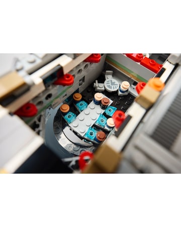 LEGO Marvel S.H.I.E.L.D. Helicarrier 76354