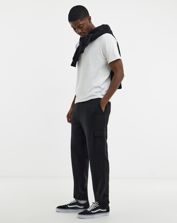 Relaxed Fit Cargo Jogger
