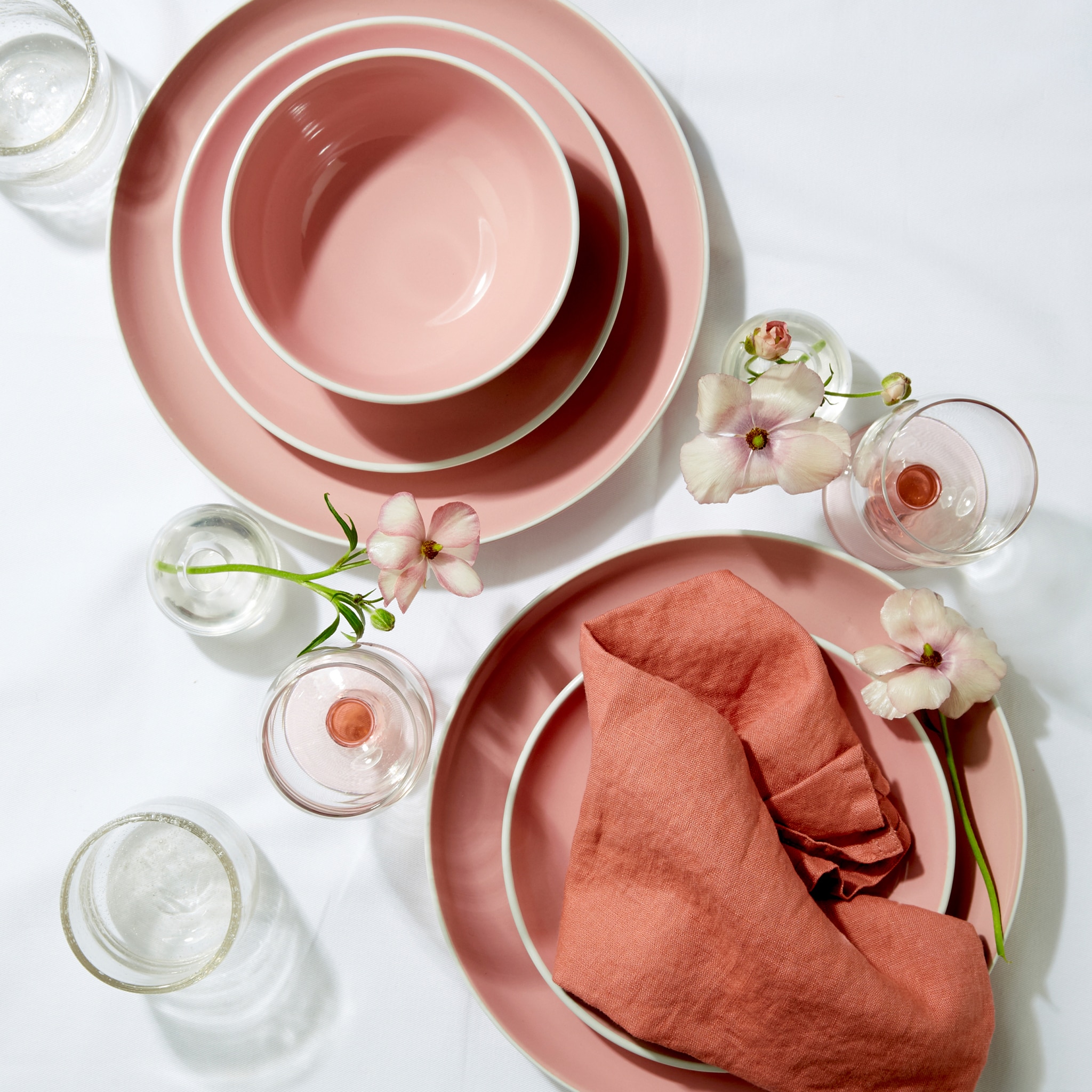 Dinning set pink on table