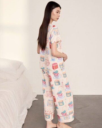 Chelsea Peers Cotton Crew Neck T-Shirt & Capri Bottoms
