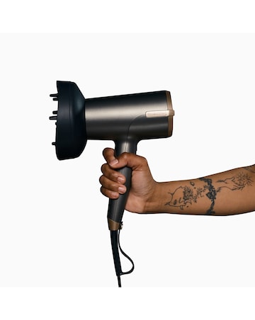 Remington ONE Dry & Style Hair Dryer with Diffuser and Flyaway Attachment D6077