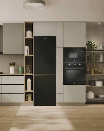 Hoover HONCQ2T618EBK 185cm Fridge Freezer Black + Install