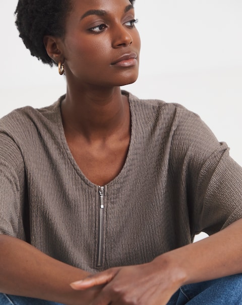 Mocha Textured V-Neck Zip Front Short Sleeve Longline Top