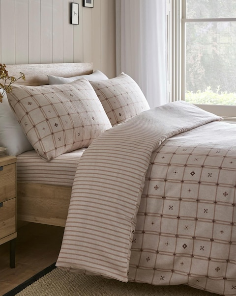 D & D Cottage Check Duvet Cover Set