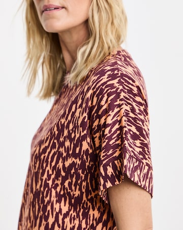 Print Crew Neck Grown On Sleeve Longline Dipped Back Top