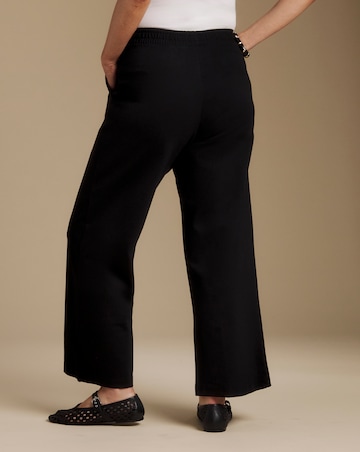 Slimma Black Comfort Fit Wide Leg Trouser Short