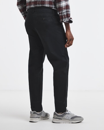 Loose Fit Chino