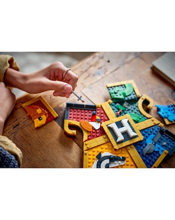 LEGO Harry Potter Hogwarts House Crest 76462