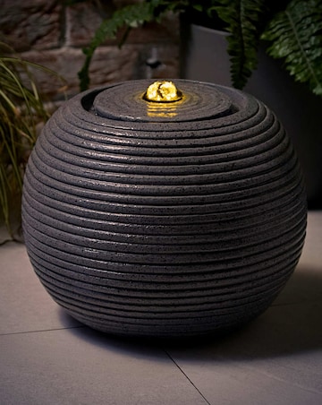 ValueLights Round Ribbed Solar Powered Outdoor Water Fountain Garden Light