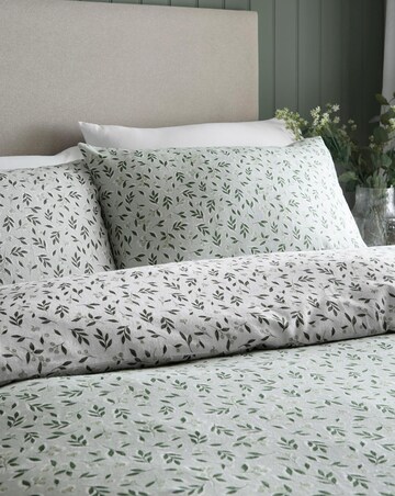 D & D Falling Leaf Duvet Cover Set