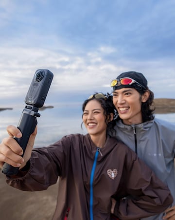 Insta360 X6 Action Camera - Standard Bundle