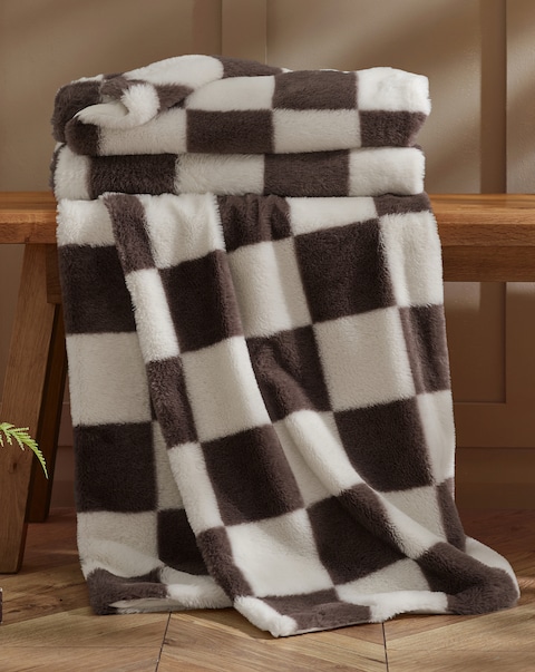 Catherine Lansfield Cosy Soft Checkerboard Throw