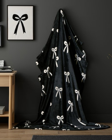 Fusion Bows Throw