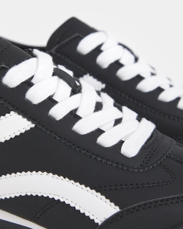 Tesoro Retro Slimline Trainer - Wide Fit (E)