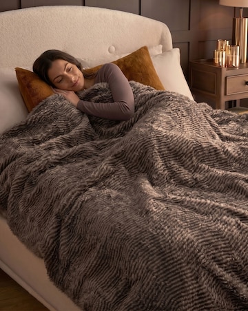 Silentnight Prestige Faux Fur Heated XL Throw