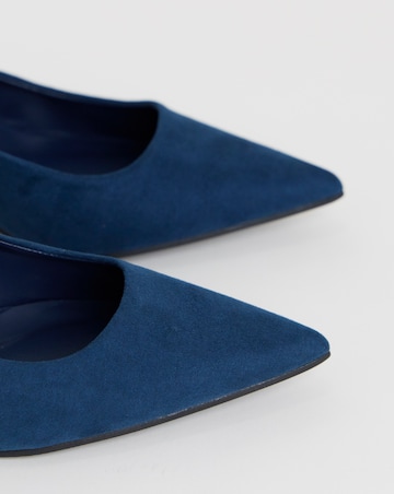 Heavenly Soles Kirsten Pointed Toe Kitten Heel Shoes - Wide Fit (E)