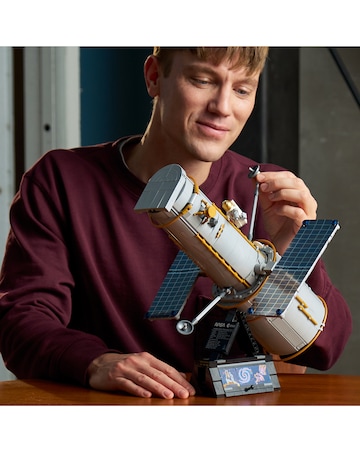 LEGO Icons Hubble Space Telescope 11382