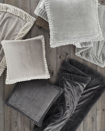 Catherine Lansfield Velvet Faux Fur Cosy Throw