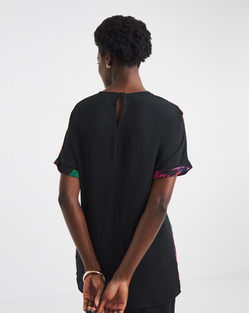 Woven Crepe Short Sleeve Boxy Top - Black Floral