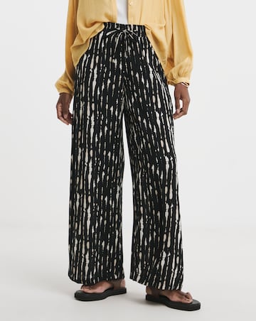 Printed Crinkle Wide Leg Trouser