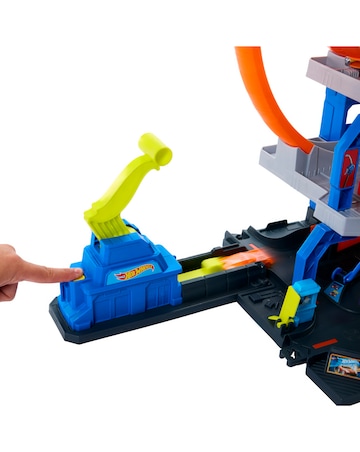 Hot Wheels City Mega Loop Garage