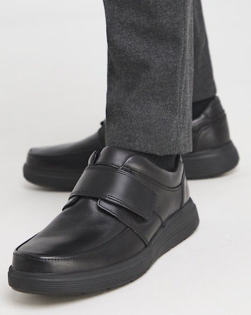 Clarks Un Abode Strap Wide Fit Shoes - Black