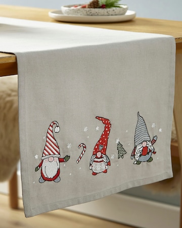 Christmas Gnomes Runner