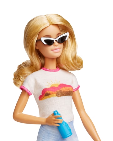 Barbie Malibu Travel Playset with Puppy and 10 Accessories