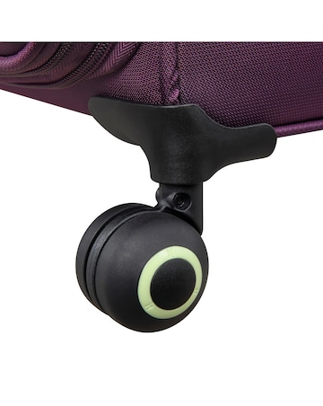 IT Luggage Circulator Medium Suitcase