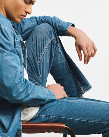 Straight Fit Stretch Jean Mid Wash